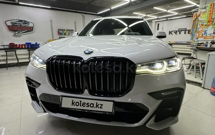 BMW X7 2021 года за 45 500 000 тг. в Астана