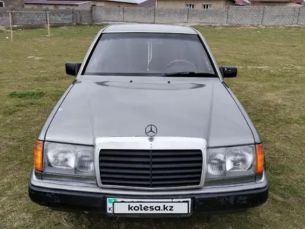 Mercedes-Benz E 200 1992 года за 1 300 000 тг. в Шолаккорган