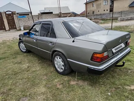 Mercedes-Benz E 200 1992 года за 1 300 000 тг. в Шолаккорган – фото 6