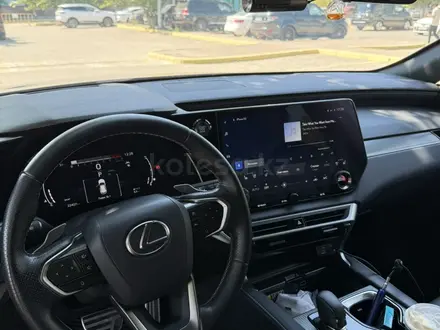 Lexus RX 350 2022 года за 37 000 000 тг. в Актобе – фото 10