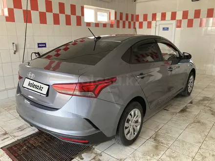 Hyundai Accent 2021 года за 8 000 000 тг. в Атырау – фото 3