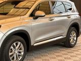 Hyundai Santa Fe 2020 года за 13 500 000 тг. в Алматы – фото 4