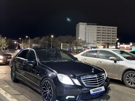 Mercedes-Benz E 250 2009 года за 6 000 000 тг. в Атырау – фото 2