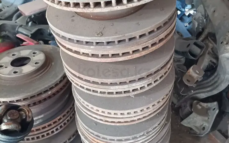 Тормозные диски на Тойота хайлэндер за 15 000 тг. в Алматы
