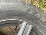 Комплект шин с дисками за 200 000 тг. в Усть-Каменогорск – фото 5