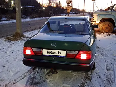 Mercedes-Benz E 200 1990 года за 900 000 тг. в Экибастуз – фото 5