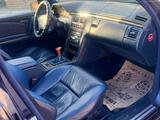 Mercedes-Benz E 200 1998 года за 2 050 500 тг. в Тараз – фото 2