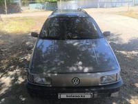 Volkswagen Passat 1993 годаfor1 600 000 тг. в Тараз