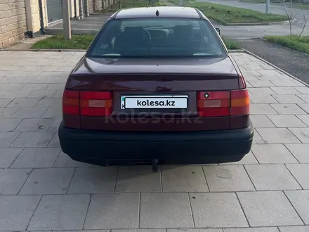 Volkswagen Passat 1994 года за 1 650 000 тг. в Астана – фото 2