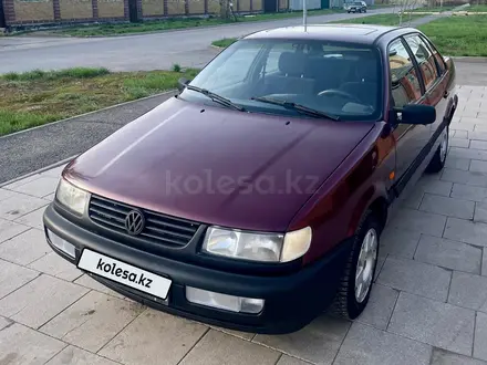 Volkswagen Passat 1994 года за 1 650 000 тг. в Астана – фото 3