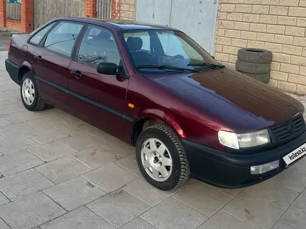 Volkswagen Passat 1994 года за 1 650 000 тг. в Астана – фото 4