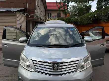 Toyota Alphard, 2010