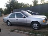 Mercedes-Benz E 220 1992 годаfor1 000 000 тг. в Семей