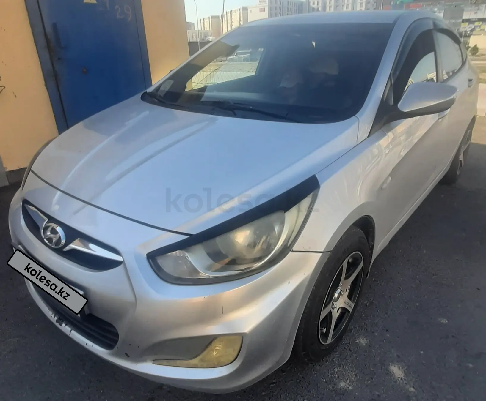 Hyundai Accent, 2011