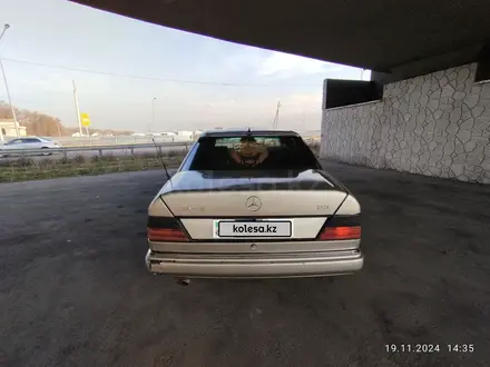 Mercedes-Benz E 230 1990 года за 1 200 000 тг. в Алматы – фото 2