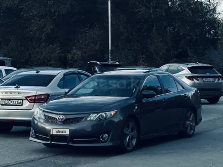 Toyota Camry 2013 года за 6 200 000 тг. в Атырау – фото 2