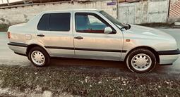 Volkswagen Vento 1994 годаfor1 650 000 тг. в Тараз – фото 2