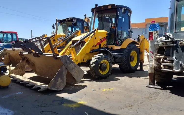 JCB  4CX 2010 года за 18 000 000 тг. в Шымкент