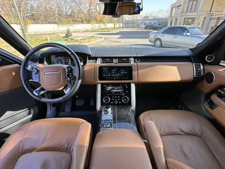 Land Rover Range Rover 2018 года за 51 000 000 тг. в Алматы – фото 23