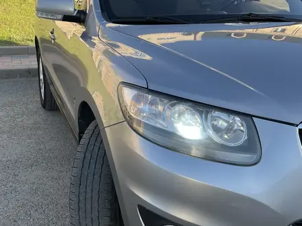 Hyundai Santa Fe 2011 года за 7 300 000 тг. в Актобе – фото 3