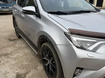 Toyota RAV4 2018 года за 12 000 000 тг. в Уральск – фото 5