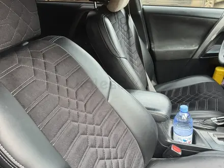Toyota RAV4 2018 года за 12 000 000 тг. в Уральск – фото 7