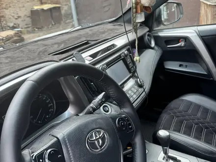 Toyota RAV4 2018 года за 12 000 000 тг. в Уральск – фото 9