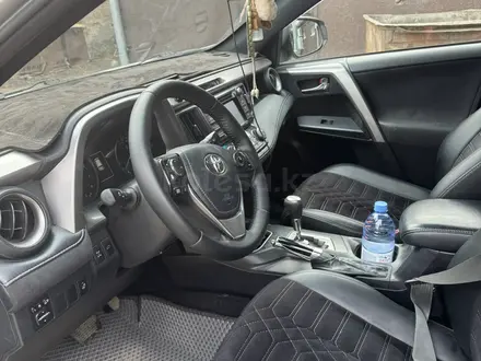 Toyota RAV4 2018 года за 12 000 000 тг. в Уральск