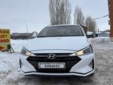 Hyundai Elantra 2019 года за 7 700 000 тг. в Актобе – фото 2