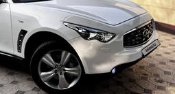 Infiniti FX37 2011 года за 8 700 000 тг. в Алматы – фото 2