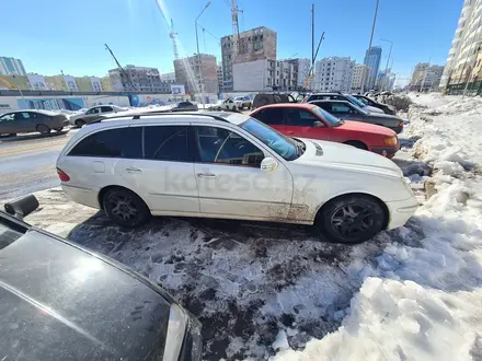 Mercedes-Benz E 240 2005 года за 2 000 000 тг. в Астана – фото 2