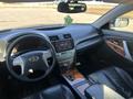 Toyota Camry 2007 года за 7 300 000 тг. в Актобе – фото 9