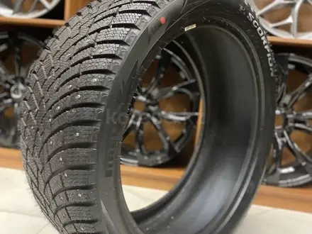 Pirelli Scorpion Ice Zero 2 285/40 R22 ШИПОВАННЫЕ за 550 000 тг. в Астана