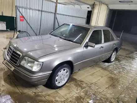 Mercedes-Benz E 220 1992 года за 2 300 000 тг. в Жезказган – фото 6