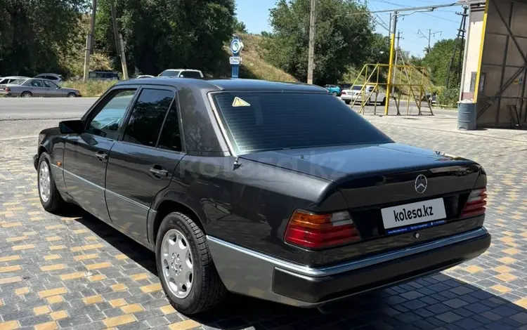 Mercedes-Benz E 220 1993 года за 2 200 000 тг. в Тараз