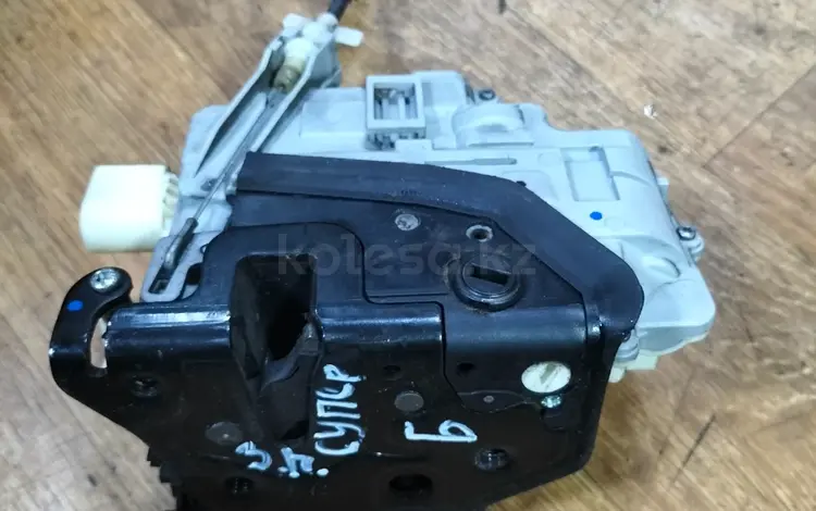 Замок двери задней правой CZ3C4839016A за 15 000 тг. в Астана