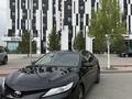 Toyota Camry 2023 года за 19 000 000 тг. в Актобе – фото 2
