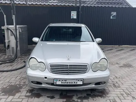 Mercedes-Benz C 180 2002 года за 2 700 000 тг. в Алматы