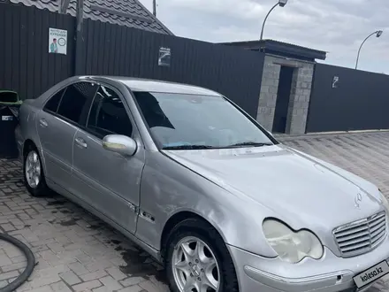 Mercedes-Benz C 180 2002 года за 2 700 000 тг. в Алматы – фото 5