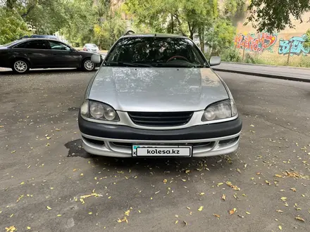 Toyota Avensis 1999 года за 2 900 000 тг. в Алматы – фото 2