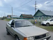 Audi 100, 1985