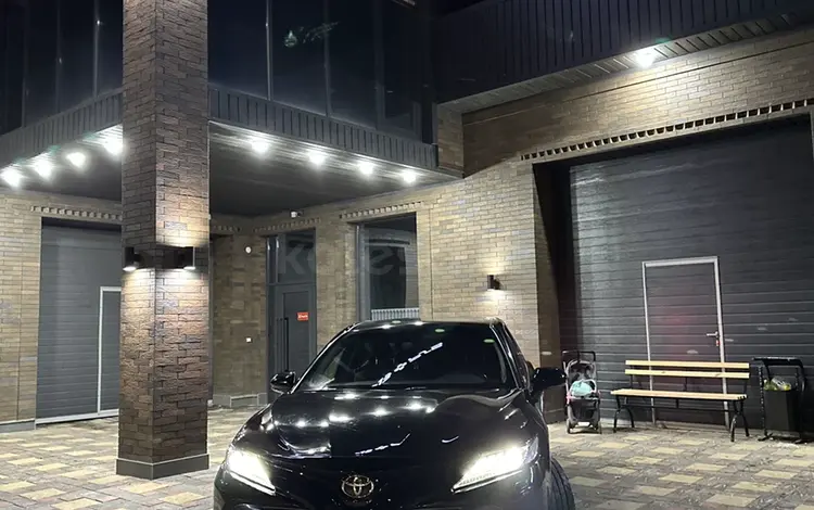 Toyota Camry 2019 года за 14 800 000 тг. в Атырау