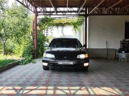 Toyota Camry 2000 года за 3 400 000 тг. в Алматы – фото 2