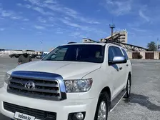 Toyota Sequoia, 2012
