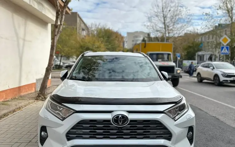 Toyota RAV4 2020 года за 17 850 000 тг. в Астана