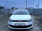 Volkswagen Polo 2015 года за 4 600 000 тг. в Атырау – фото 2