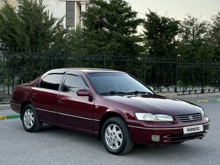 Toyota Camry 1998 года за 3 000 000 тг. в Шымкент – фото 3