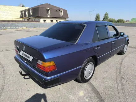 Mercedes-Benz E 230 1990 года за 1 820 000 тг. в Алматы – фото 4