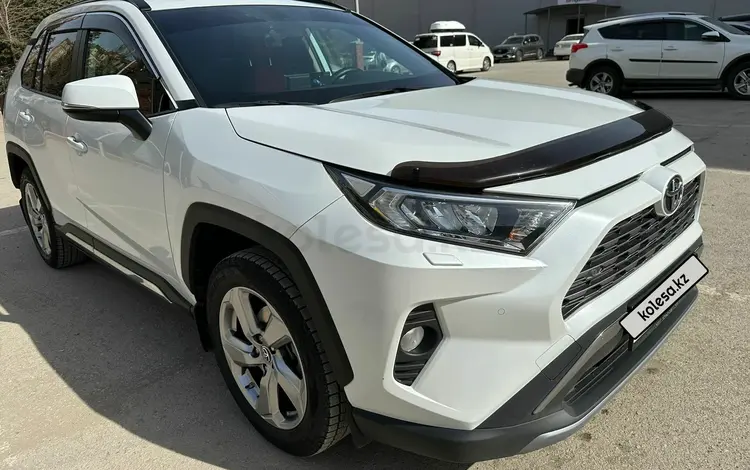 Toyota RAV4 2020 годаүшін17 300 000 тг. в Актобе