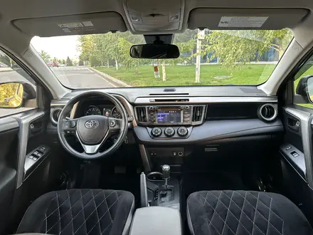 Toyota RAV4 2016 года за 10 800 000 тг. в Алматы – фото 33